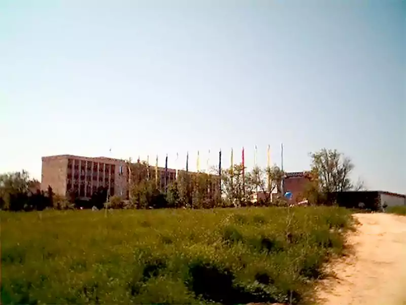 Вид на городской акимат в городе Актау (Шевченко)
