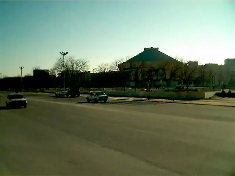 Вид на торговый центр Казахстан (ШУМ) в городе Актау (Шевченко)
