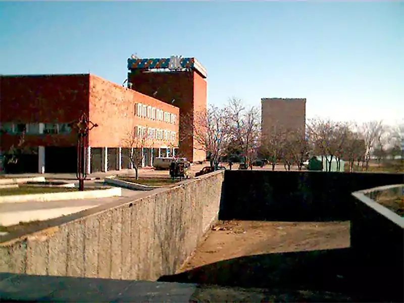 Вид на дом культуры имени Абая в городе Актау (Шевченко)