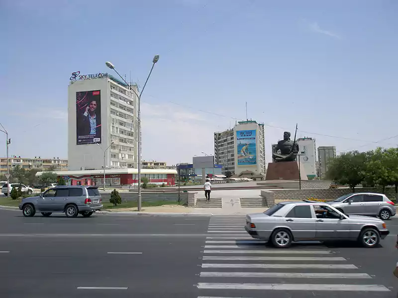 Памятник Кашаган Куржиманулы в 10 микрорайоне города Актау (Шевченко)