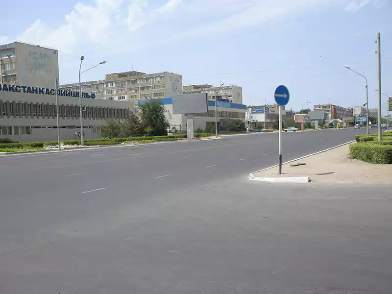 Центральная дорога с видом на 5 микрорайон в городе Актау (Шевченко)
