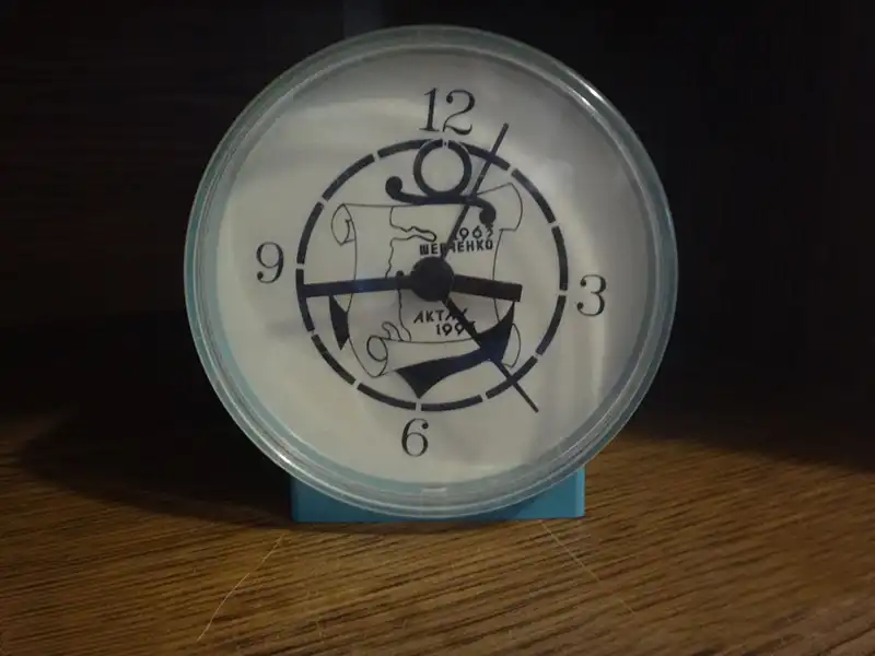Часы посвященные 30-летию города Актау (Шевченко) в 1993 году