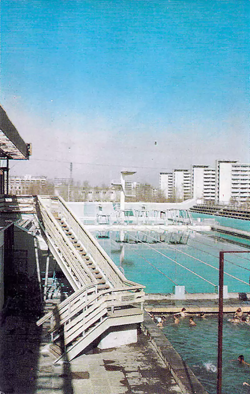 Город Навои. Плавательный бассейн. 1972 год.