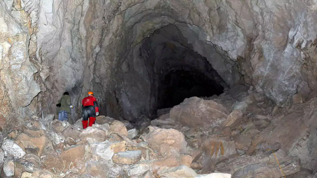 Пещера Балаюк в Мангистау