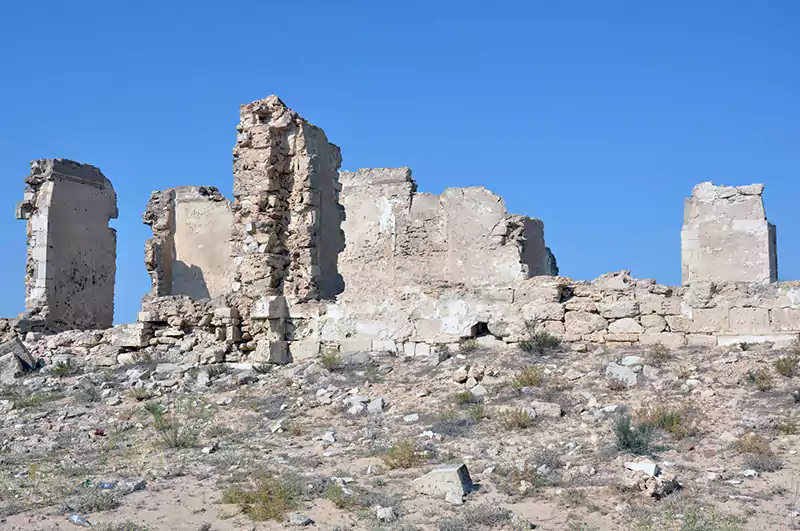 Развалины Новопетровского укрепления в Мангистау